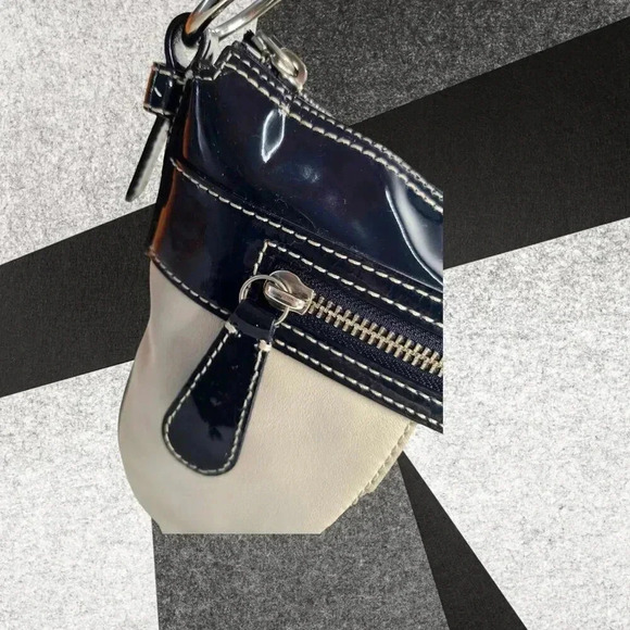 COACH Laura Hobo Bag Navy/cream - Picture 7 of 16